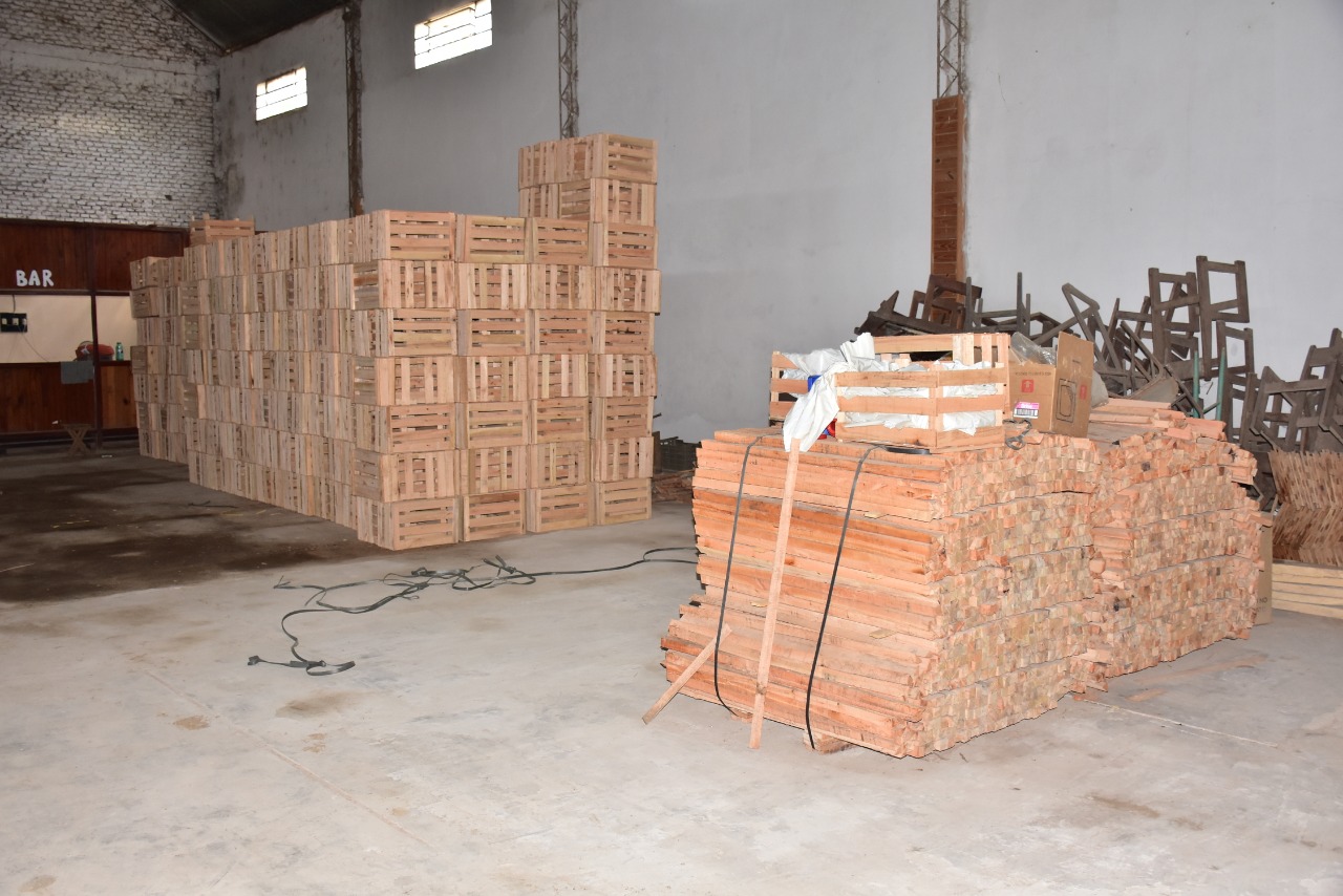 Fábricas de cajas de madera emplean a de 70 familias en Laguna Naineck – Agenfor