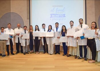 Residencias: Se llevó a cabo en el HAC el acto de egreso e ingreso a los nuevos profesionales de la salud