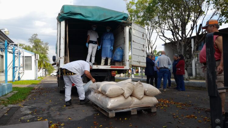 Se realiz&oacute; la entrega de 1350 kilos de harina de algarroba a Nutrifor