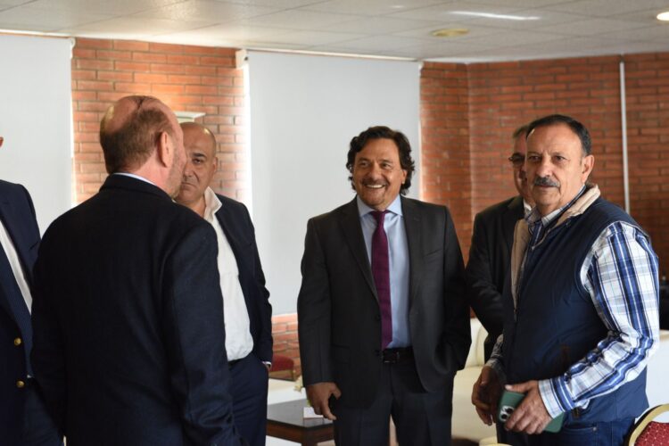 Insfrán y mandatarios avanzan con un proyecto que inyectará 2500 MW de energía y 2500 millones de dólares a la Argentina