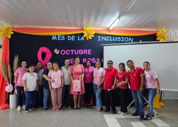 Hospital Laguna Yema: Brindaron una charla de concientización sobre el cáncer de mama en la Escuela Especial Nº 24