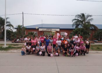 Hospital Estanislao del Campo dio cierre al Mes Rosa con charla y caminata simbólica