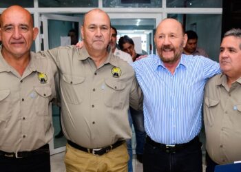 El Gobernador saludó a los trabajadores viales en su día