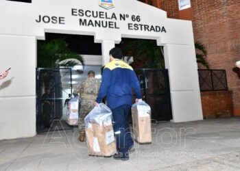 Llegan las primeras urnas a la sede del Comando Electoral en la EPEP N° 66