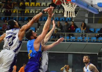 LNB: Regatas venció a La U y se llevó el triunfo de Formosa