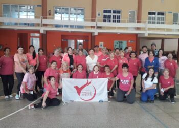 Por el Mes Rosa, en los gimnasios terapéuticos se desarrollaron charlas sobre la prevención del cáncer de mamas