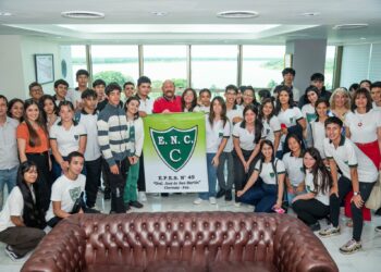 El Gobernador recibió a jóvenes de Clorinda