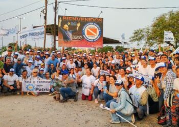 La militancia de Unión por la Patria continúa visitando a vecinos