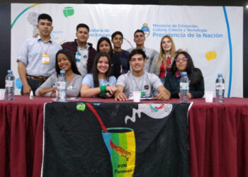 Desde FeCES temen que Milei quite programas nacionales para estudiantes secundarios