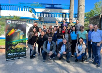 La UPLaB presente en el primer conversatorio “Las aves y el turismo sustentable”