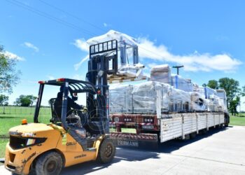 Smart Energy recibió una parte del equipamiento para ensamblar paneles solares