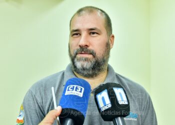 Vicente: “No podemos permitir la entrega de ARSAT”