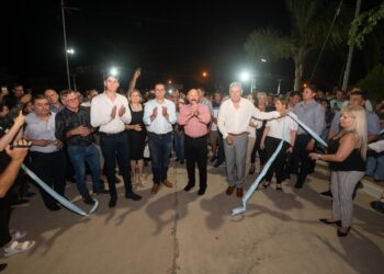 El Colorado: Insfrán inauguró nuevas obras de pavimentación e iluminación