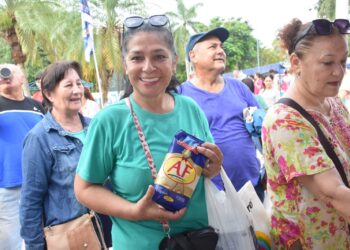 Soberanía Alimentaria Formoseña visitó Laguna Blanca, comercializando a precios acordados más de 2900 kilos de alimentos