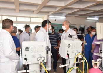 El ministro Gómez acompañó la entrega de equipos de última generación al Hospital de la Madre y el Niño