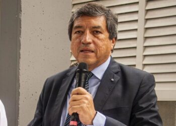 Aráoz: “Somos defensores de la educación pública y gratuita”