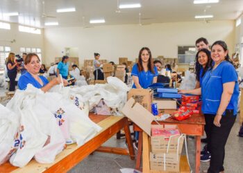 Ponen en valor la entrega de kits escolares: «Es un acto de amor del gobernador Insfrán»