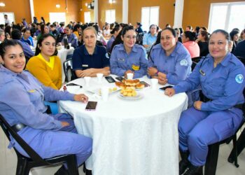La Policía de Formosa agasajó al personal femenino en el Día Internacional de la Mujer