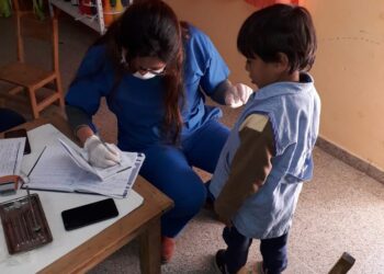 Resaltan el valor de la libreta de salud escolar para “detectar patologías y aumentar la cobertura de vacunas en niños”