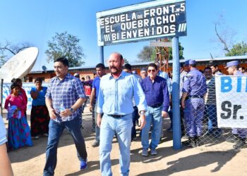 Insfrán saludó a la comunidad educativa, en el Día de las Escuelas de Frontera