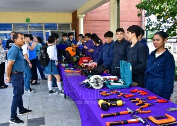 En la EPET N° 7 expusieron insumos, herramientas y equipamientos que los estudiantes necesitan para su formación