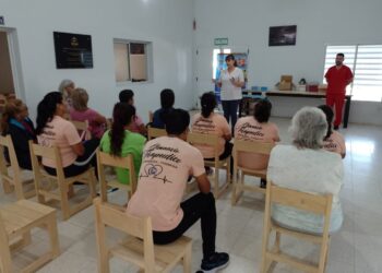 Centro de salud de Herradura realizó vacunación antigripal y charla para el cuidado bucodental