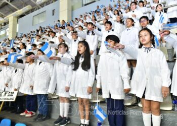 “Reafirmamos la argentinidad a través de la promesa de lealtad a la Bandera Nacional”