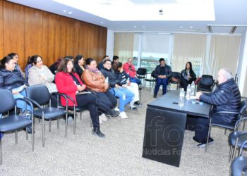 El ministro Ferreira recibió a dirigentes de Las Lomitas