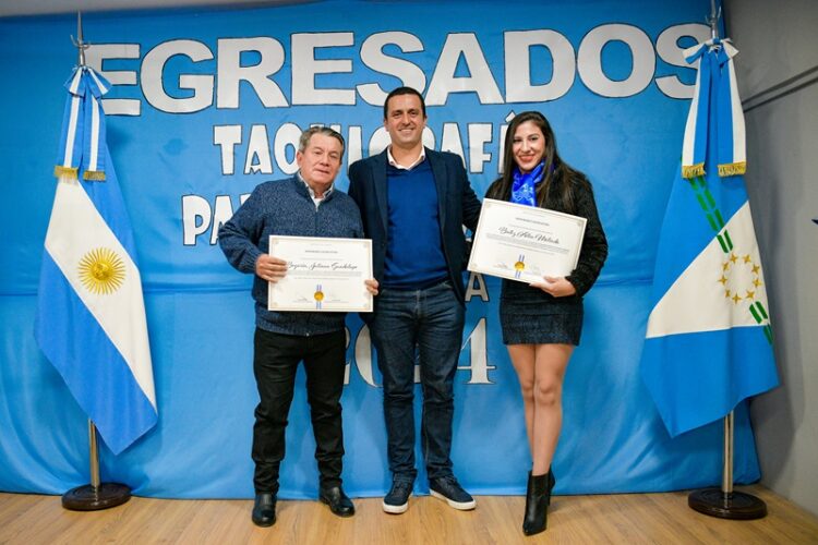 el Vicegobernador expresó unas cálidas palabras de felicitaciones y reconocimiento a los egresados.