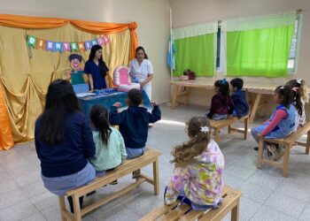 Jardineritos del barrio Nueva Pompeya aprendieron pautas para cuidar la salud bucal