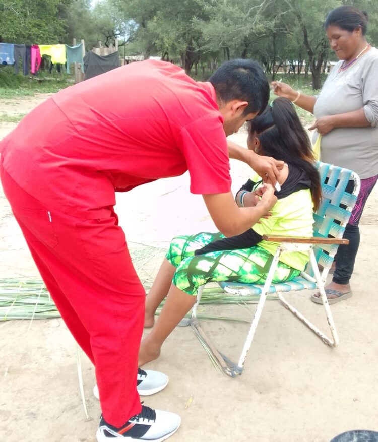 Vacunación antigripal en la colonia Chico Dawam