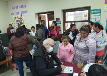Escolares de colonia El Angelito recibieron completos controles de salud
