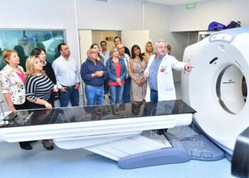 Legisladores del PJ recorrieron el Centro de Medicina Nuclear y Radioterapia