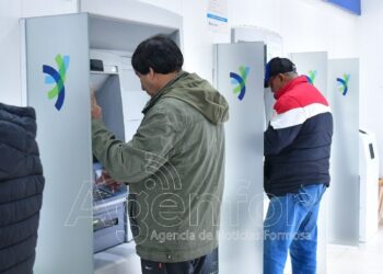 En tres días, el Gobierno provincial pone en la calle $56 mil millones por el pago de haberes