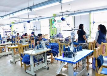 Fontex trabaja para continuar proveyendo de indumentaria a distintos organismos públicos