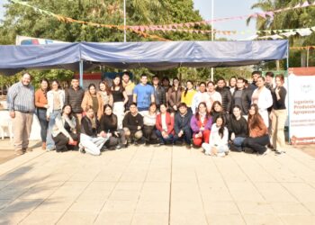 Estudiantes y docentes de la UPLaB realizaron campaña de prevención de hepatitis virales en la plaza de Laguna Blanca