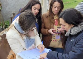 Vecinos de Lisbel Rivira recibieron ayuda para inscribirse al RASE