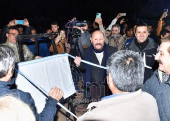 El Gobernador inauguró el sistema de alumbrado público de la avenida central de Fortín Soledad