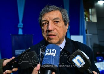 Aráoz explicó la nueva modalidad de pago a los docentes que cumplen funciones en horario extendido