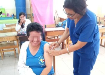 El Hospital de Estanislao del Campo desplegó una jornada de vacunación antigripal en la Escuela Especial N° 25