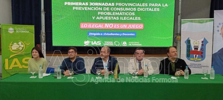 Paula Palacio Helbling (FeCES); Fernando Galarza (Asuntos Juveniles); Edgar Pérez (IAS); Luis Méndez (Subsecretario de Educación); Marcelo Kremis.