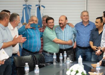 Schmidt destacó la reunión que mantuvieron los intendentes con el Gobernador