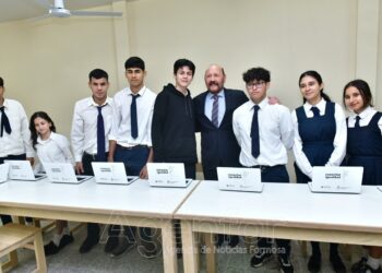 Insfrán encabezó el acto de inauguración de las obras de ampliación de la EPES N° 30 en el Eva Perón