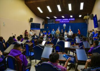 Estudiantes de Herradura visitaron la Capital y conocieron la Legislatura