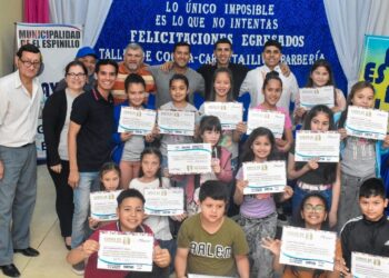 El Espinillo: Escuela de Oficios entregó certificados a 30 personas que finalizaron cursos