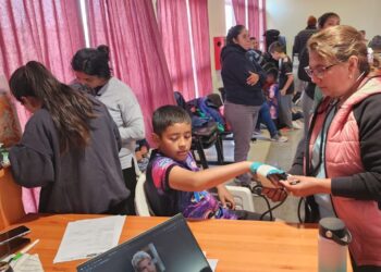 El Hospital de Las Lomitas realizó un exhaustivo control de salud a los alumnos de una escuela de fútbol de la localidad