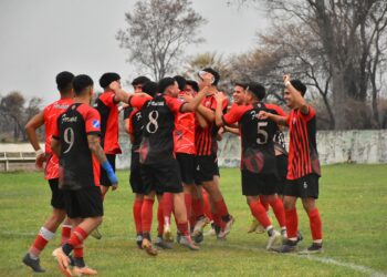 Liga Formoseña de Fútbol: 8 de Diciembre y Defensores del Rosario son semifinalistas