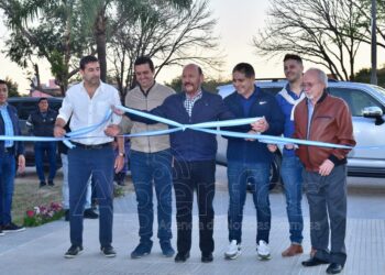 Insfrán inauguró el nuevo Complejo de Pádel y la Cancha Provincial de Hockey de césped sintético