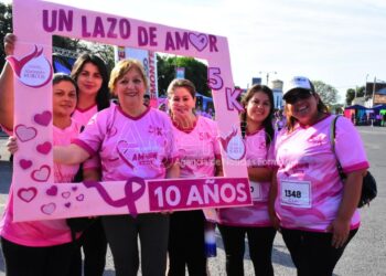 La Fundación Abriendo Surcos dio a conocer sus actividades por el Mes Rosa