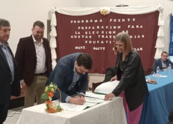 Presentaron el “Programa Puente” que garantiza la capacitación gratuita a estudiantes y egresados del Secundario